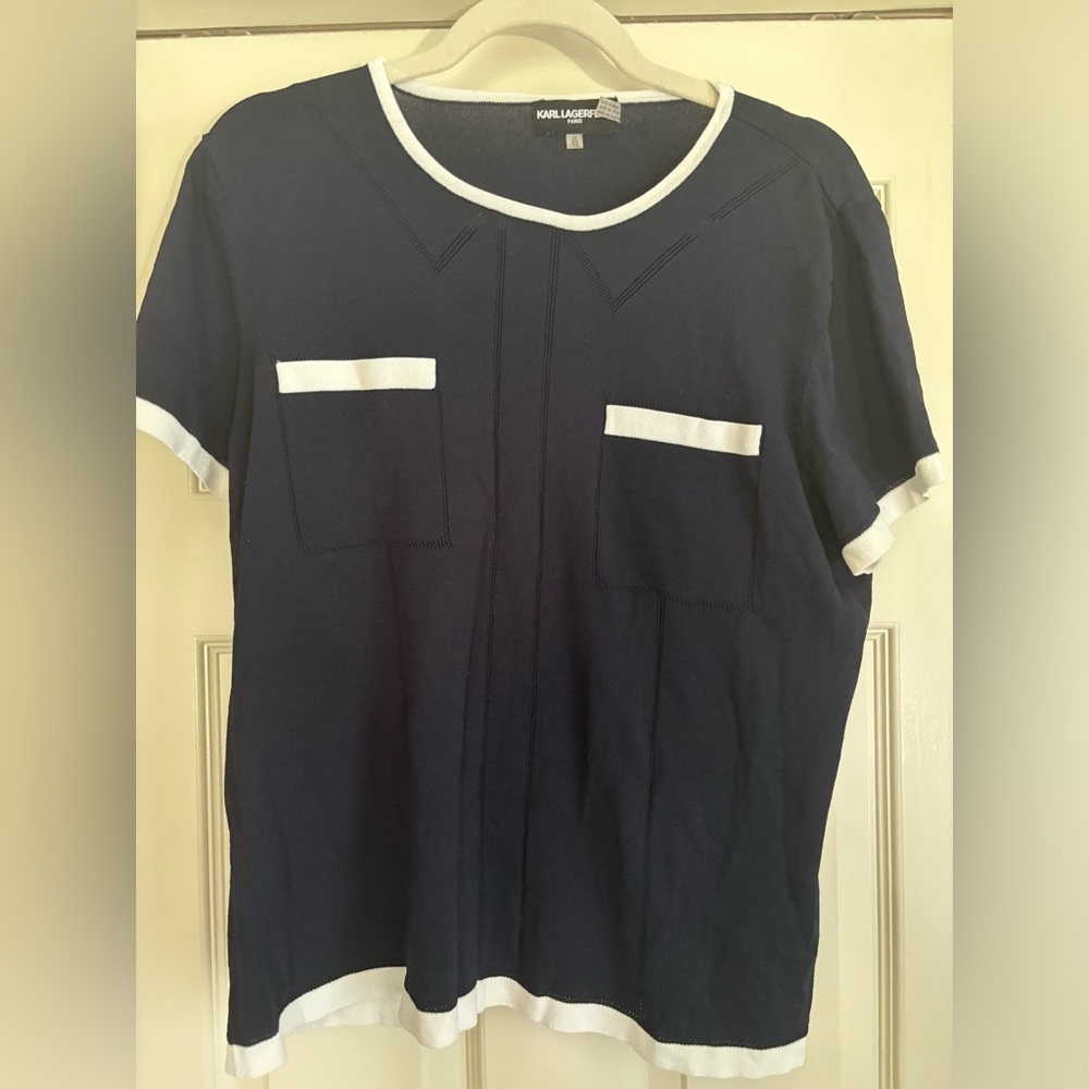 Fantastic stylish stretchy top. Looks amazing with white jeans. Karl Lagerfeld.
